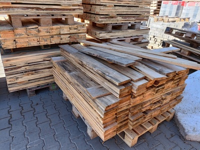 Pozostałości produkcyjne drewniane.