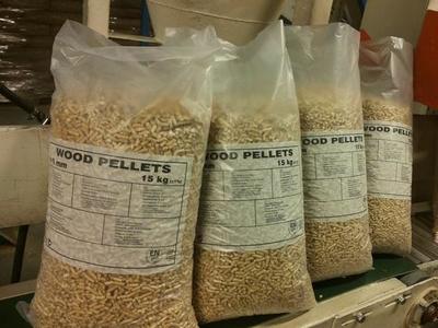 Pellet drzewny Europa 15 kg Pellet drzewny Din plus/EN plus-A1 Drewno najwyższej jakości