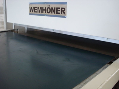 WEMHONER PRESS 2200 X 4000 mm WITH AUTOMATIC FEEDING ON BELT CONVEYOUR