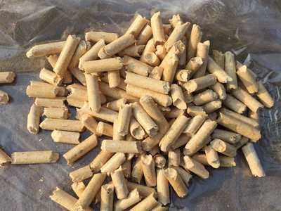 Pellet Premium w 100% z certyfikowanego drewna świerkowo-jodłowego Enplus A1. Hurtowy pellet drzewny. Naturalne drewno sosnowe.